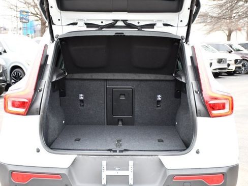 Certified 2025 Volvo XC40 B5 Plus image 27