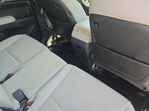 Used 2025 Hyundai Santa Fe SEL FWD image 11