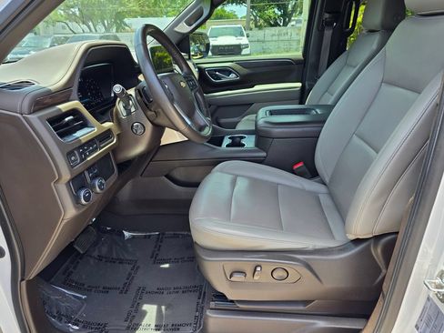 Used 2022 Chevrolet Tahoe LT w/ LT Signature Plus Package RWD image 18
