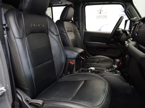 Used 2022 Jeep Wrangler Unlimited Sahara image 12