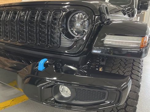 Used 2024 Jeep Wrangler High Altitude image 10