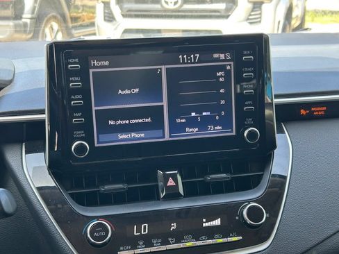 Used 2020 Toyota Corolla LE FWD image 18