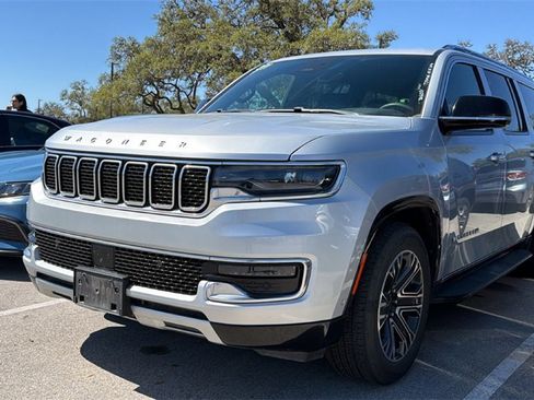 Used 2023 Jeep Wagoneer L Series II image 16