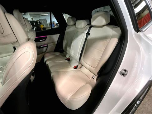 Used 2025 Mercedes-Benz GLC 300 4MATIC image 20