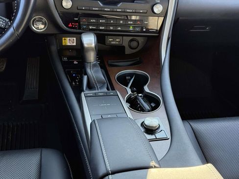 Used 2021 Lexus RX 350L Premium image 19