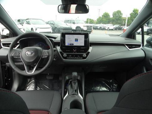 Used 2026 Toyota Corolla SE image 15