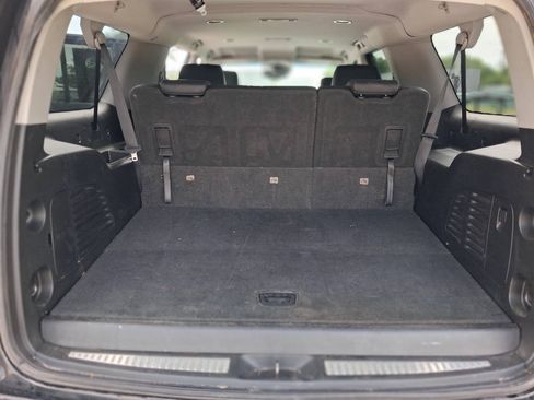 Used 2019 Chevrolet Suburban LT RWD image 19