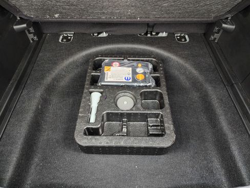 Used 2024 Jeep Compass Latitude image 27