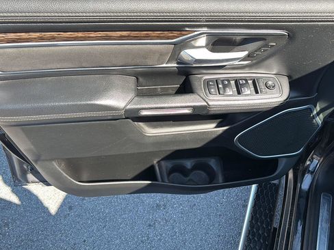 Used 2019 RAM 1500 Laramie AWD/4WD image 14