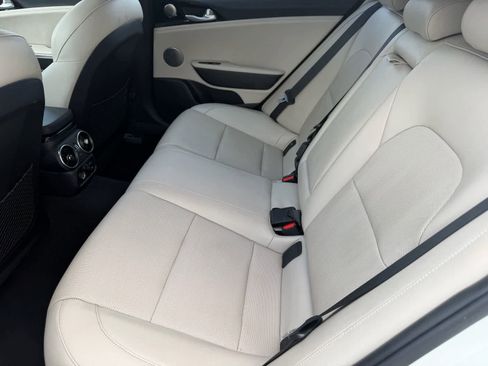 Used 2019 Kia Stinger Premium image 13