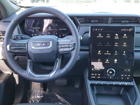 New 2026 GMC Terrain AT4 w/ Technology Package II AWD/4WD image 8