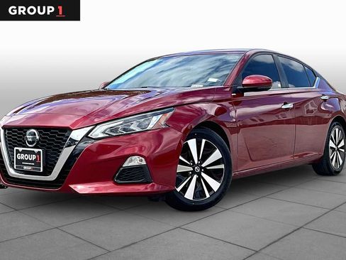 Used 2022 Nissan Altima 2.5 SV w/ SV Premium Package FWD image 1