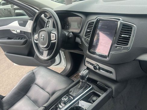 Used 2016 Volvo XC90 T5 Momentum AWD/4WD image 9
