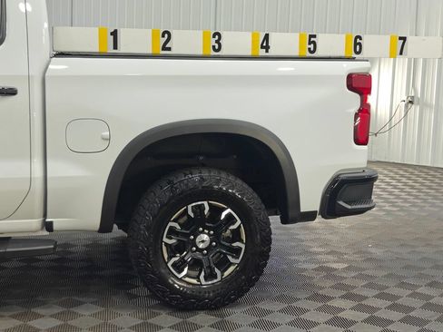 Used 2024 Chevrolet Silverado 1500 ZR2 w/ Technology Package AWD/4WD image 34