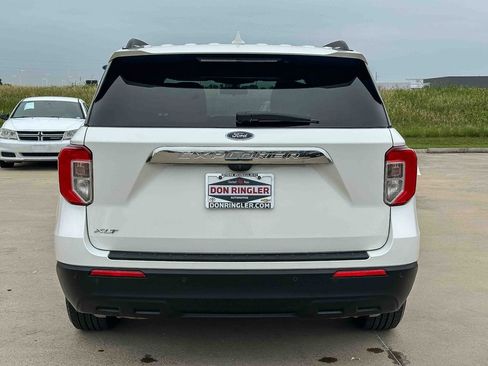 Used 2022 Ford Explorer XLT RWD image 4