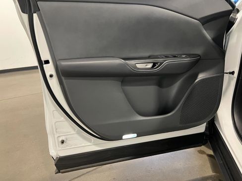 Used 2025 Lexus RZ 450e image 27