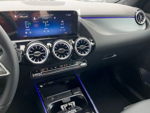 Used 2025 Mercedes-Benz GLA 250 4MATIC image 21