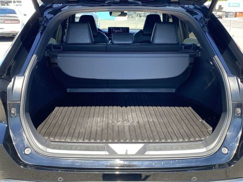 Certified 2022 Toyota Venza XLE AWD/4WD image 22