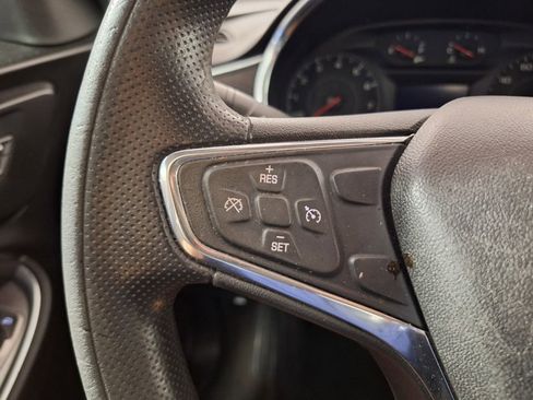 Used 2021 Chevrolet Malibu LT FWD image 21