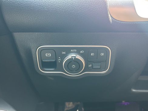 Used 2026 Mercedes-Benz GLB 250 image 27