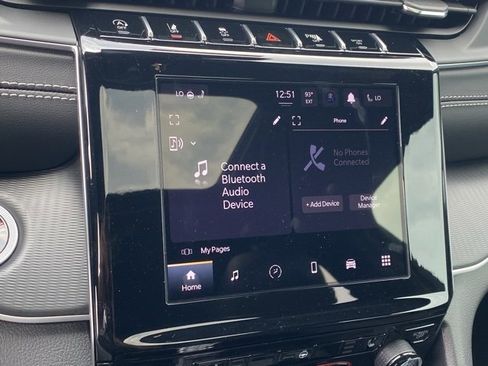 New 2025 Jeep Grand Cherokee L Altitude image 21