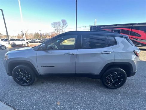 Used 2022 Jeep Compass Altitude image 6
