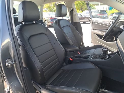 Used 2023 Volkswagen Jetta SE w/ Panoramic Sunroof Package image 10
