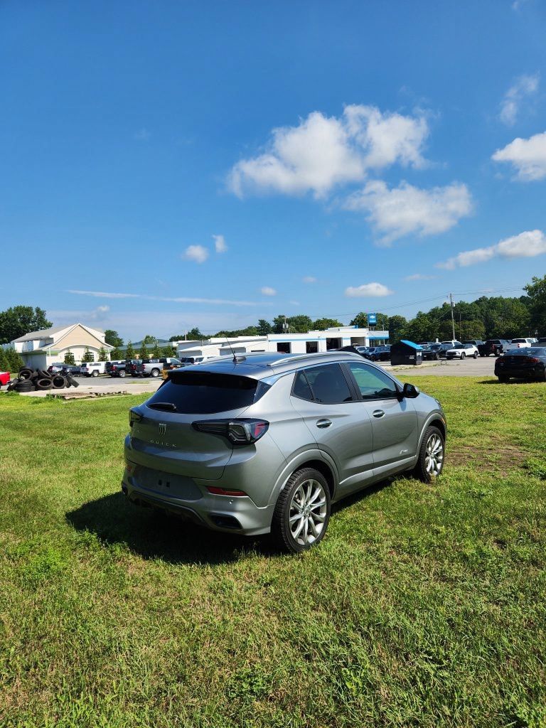Used 2025 Buick Encore GX Avenir w/ Avenir Technology Package AWD/4WD image 8
