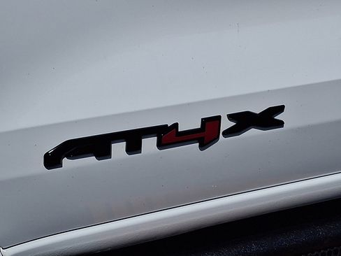 Used 2024 GMC Canyon AT4X AWD/4WD image 32