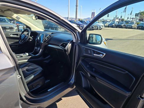Used 2022 Ford Edge Titanium image 12