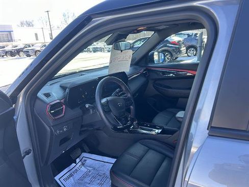Used 2025 Chevrolet TrailBlazer RS w/ Driver Confidence Package image 13