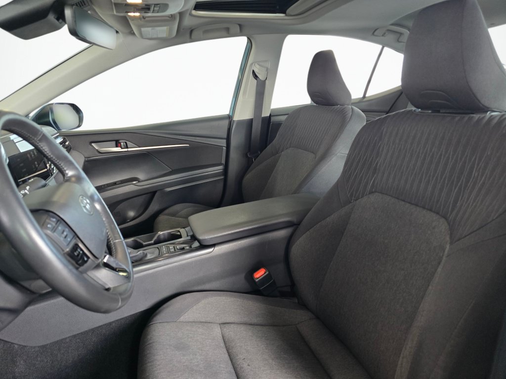 Used 2025 Toyota Camry LE w/ Convenience Package FWD image 18
