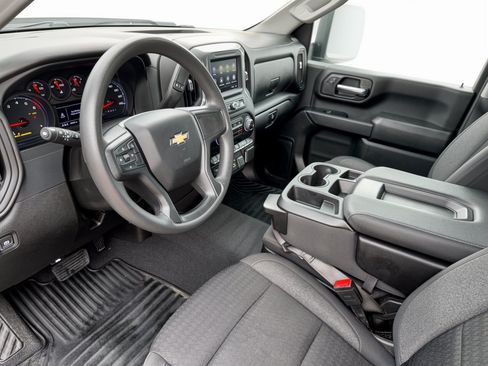 Used 2024 Chevrolet Silverado 2500 Custom w/ Custom Value Package AWD/4WD image 4