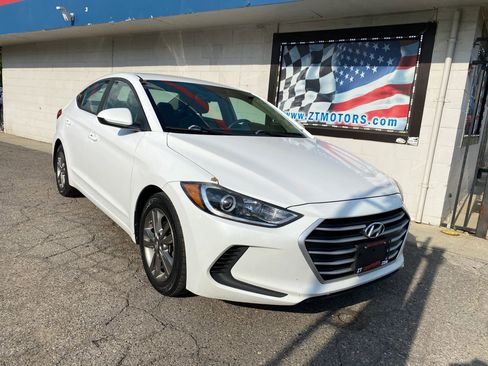 Used 2017 Hyundai Elantra SE FWD image 1