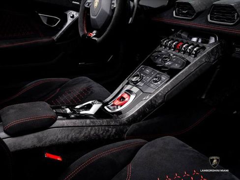 Used 2018 Lamborghini Huracan Performante AWD/4WD image 46
