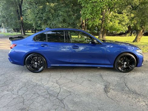 Used 2022 BMW 330i xDrive Sedan w/ M Sport Package AWD/4WD image 9
