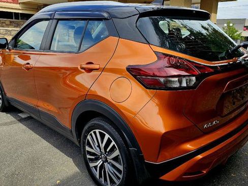 Used 2021 Nissan Kicks SV FWD image 7