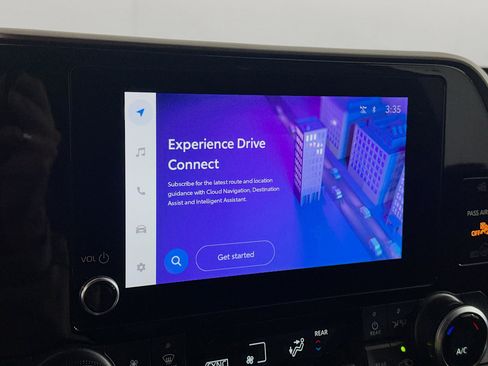 Used 2024 Toyota Highlander LE image 22