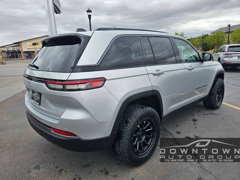 New 2026 Jeep Grand Cherokee Altitude AWD/4WD image 3