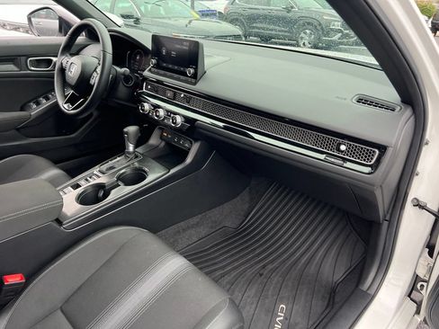 Used 2025 Honda Civic Sport image 25