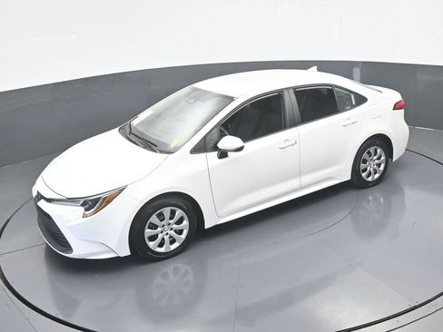 Used 2024 Toyota Corolla LE image 44