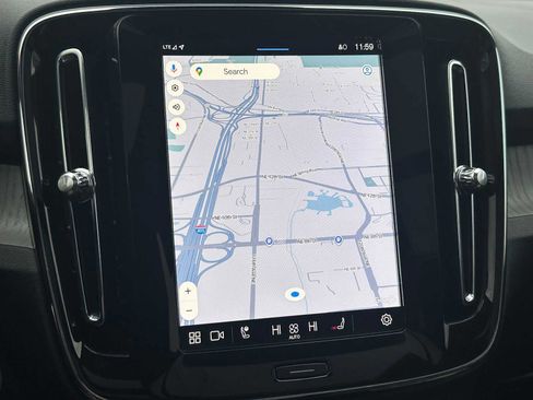 Used 2025 Volvo XC40 B5 Core w/ Protection Package Premier image 26