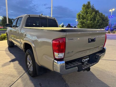 Used 2016 Toyota Tacoma SR5 w/ SR5 Appearance Package (SN) AWD/4WD image 6