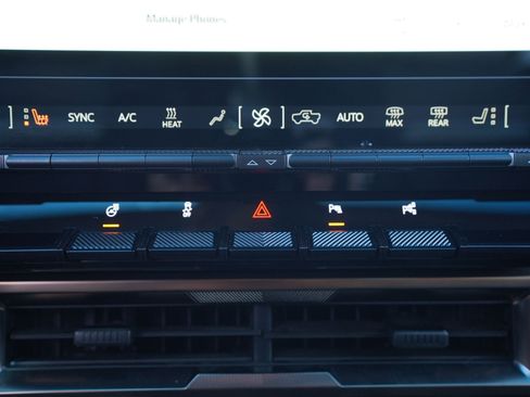 Used 2024 GMC Hummer EV 3X w/ LPO, Illumination Package image 18