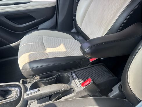 Used 2021 Buick Encore Preferred w/ Safety Package II FWD image 31