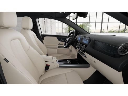 Certified 2025 Mercedes-Benz GLA 250 4MATIC image 4