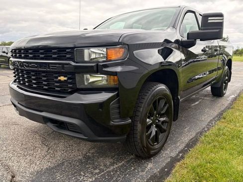 Used 2020 Chevrolet Silverado 1500 Custom w/ Custom Convenience Package AWD/4WD image 9