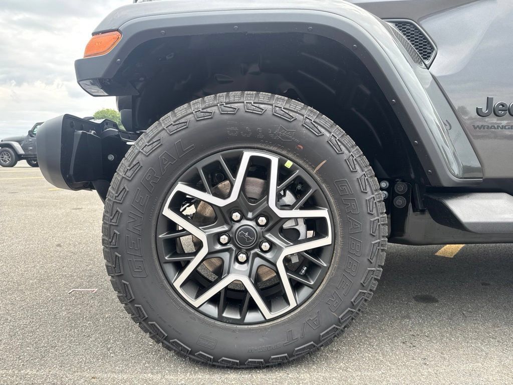 New 2027 Jeep Wrangler Unlimited Sahara AWD/4WD image 13