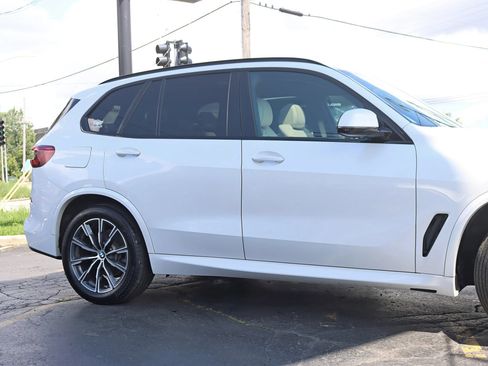 Used 2019 BMW X5 xDrive40i w/ M Sport Package AWD/4WD image 4