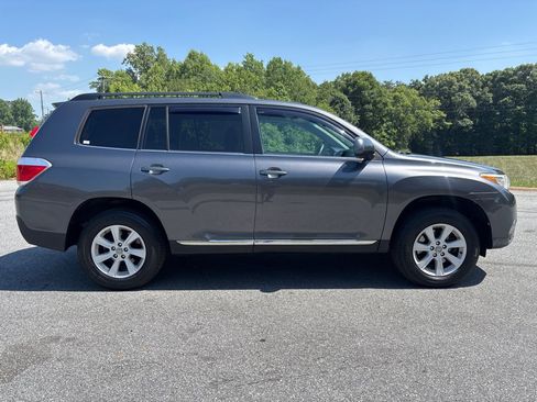 Used 2012 Toyota Highlander 4WD w/ Tech Pkg image 6